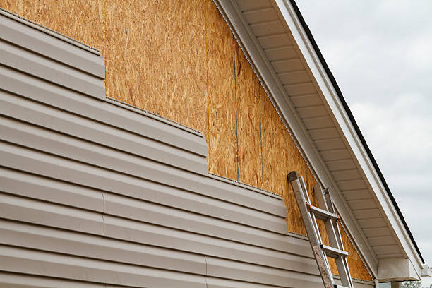 24/7 Emergency Siding Contractor experts in Danvers, IL